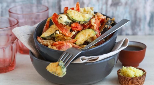 Темпура из баклажанов, цукини и перца