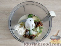 Мороженое из авокадо с финиками