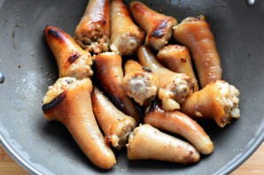 Острые и пряные свиные хвостики по-китайски