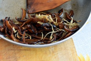 Грибная лапша на китайский манер