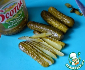 Морковь по-корейски с маринованными огурцами