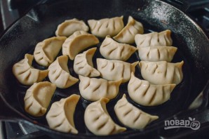 Жаренные китайские пельмени