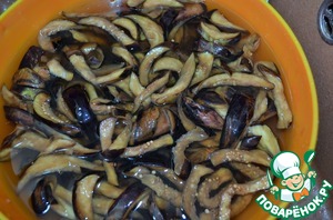 Жареные квашеные баклажаны