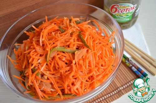 Морковь по-корейски с маринованными огурцами