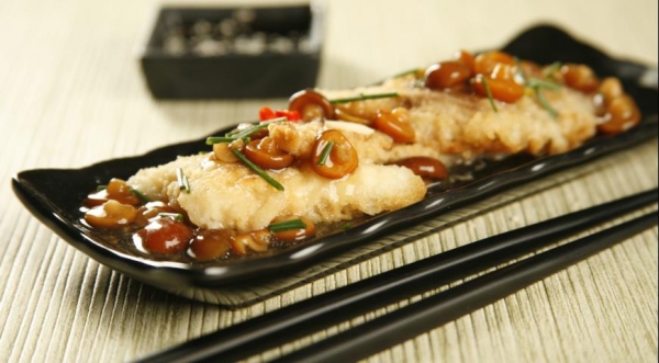 Треска с грибным соусом