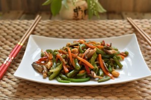 Стир-фрай из вешенок с морковью и овощами