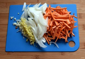 Фрикадельки по-китайски с овощами в кисло-сладком соусе