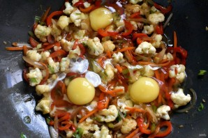 Цветная капуста с яйцами