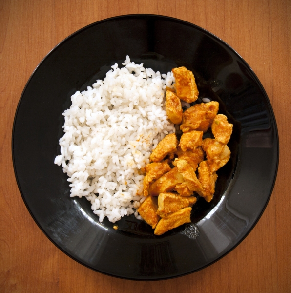 
    Курица карри с&nbsp;томатной пастой
  