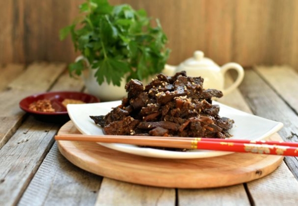 Горячая закуска из печени с грушей