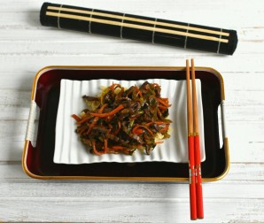 Маринованная говядина с овощами и зеленью