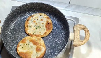 Китайские луковые лепешки