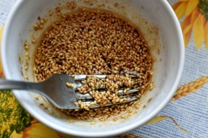 Салат с пряным языком и овощами