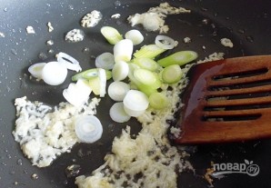 Цыпленок на "зеленой подушке"